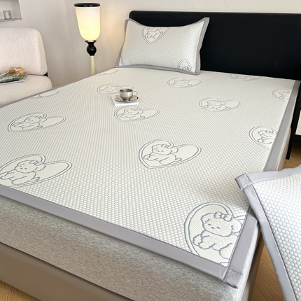 91家纺网 家纺一手货源 找家纺 （总）摩妮卡 2025新款PE中分子凉感提花冰豆豆凉席三件套床笠三件套