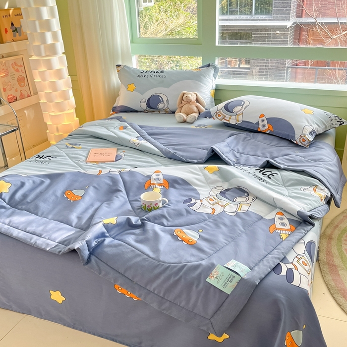 91家纺网 家纺一手货源 找家纺 菲梵家纺 2025春夏新品A类全棉喷气印花夏被 被子被芯 太空漫步