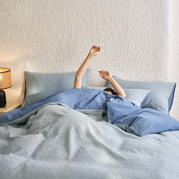 91家纺网 家纺一手货源 找家纺 安莱生活 2025新款双层纱色织提花波浪系列四件套 斜纹波浪 斜纹波浪-深蓝