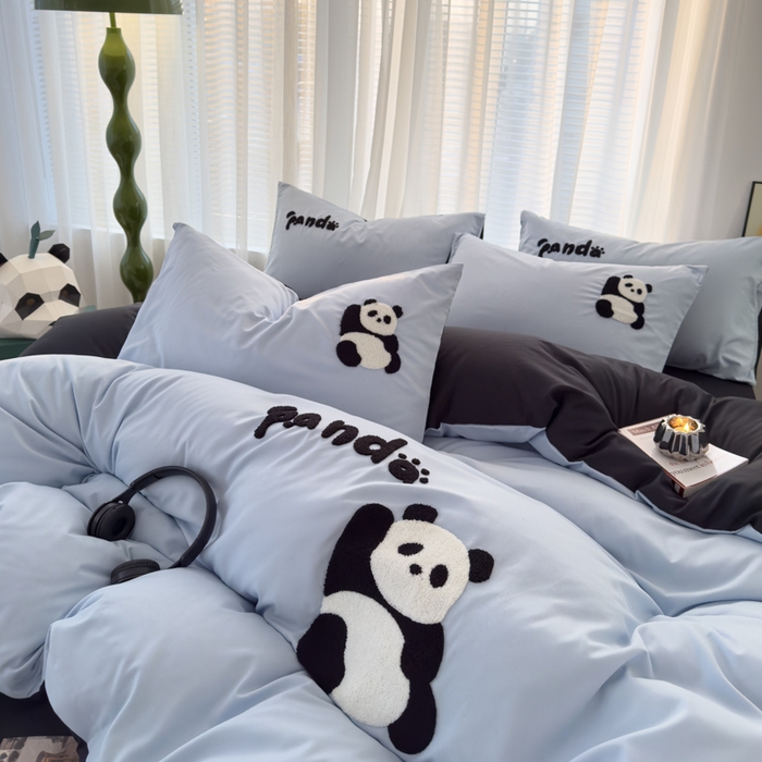 91家纺网 家纺一手货源 找家纺 曼谷家纺 年新款熊猫毛巾绣四件套柔软磨毛床上用品水洗棉套件 熊猫-淡蓝黑
