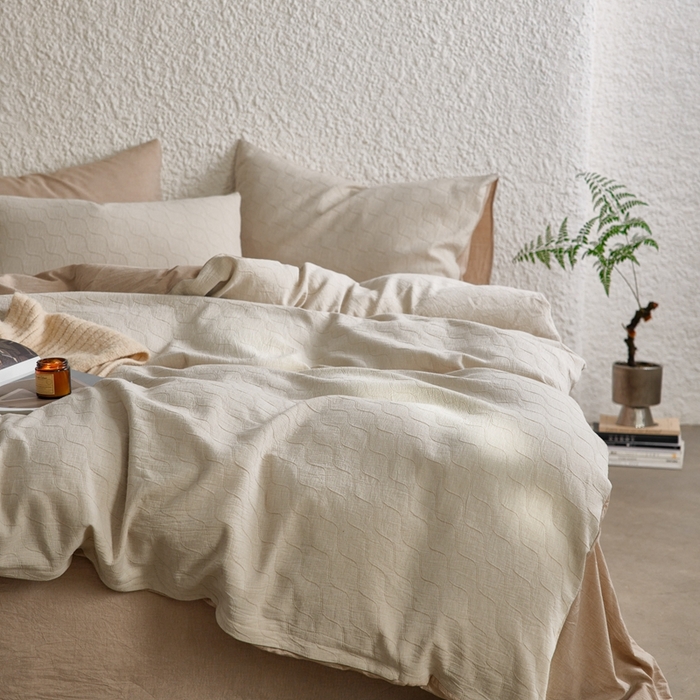 91家纺网 家纺一手货源 找家纺 安莱生活 2025新款双层纱色织提花波浪系列四件套 斜纹波浪 斜纹波浪-卡其