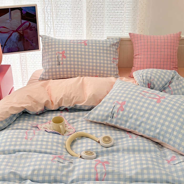 91家纺网 家纺一手货源 找家纺 昔可家纺 2024新款全棉条纹格子四件套--蝴蝶结系列 蓝格子蝴蝶结