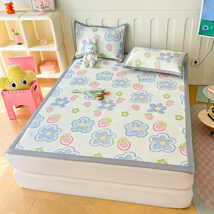 91家纺网 家纺一手货源 找家纺 安哆啦家纺 安哆啦家纺 2024新款A类冰藤印花凉席 草莓蓝花-凉席款