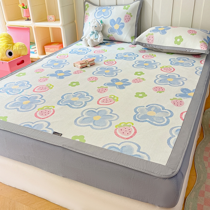 91家纺网 家纺一手货源 找家纺 安哆啦家纺 安哆啦家纺 2024新款A类冰藤印花凉席 草莓蓝花-床笠款