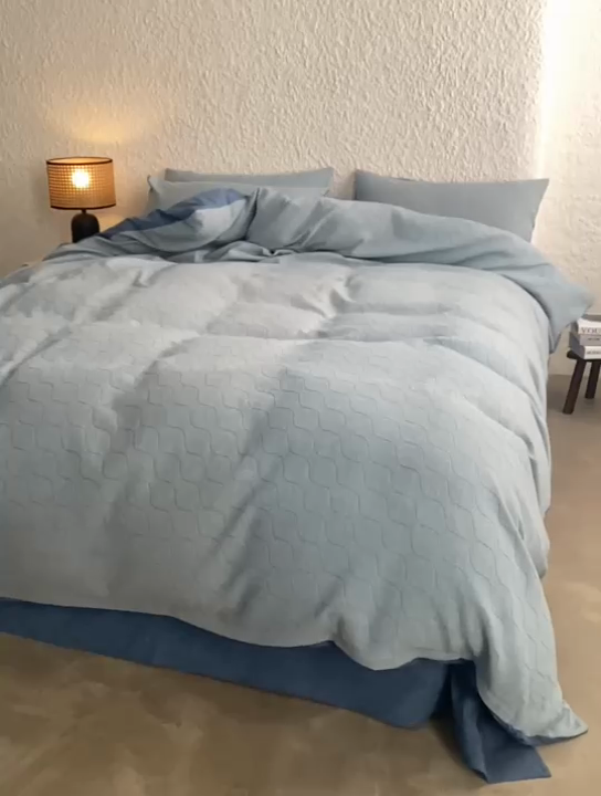 91家纺网 家纺一手货源 找家纺 安莱生活 2025新款双层纱色织提花波浪系列四件套 斜纹波浪 斜纹波浪-深蓝