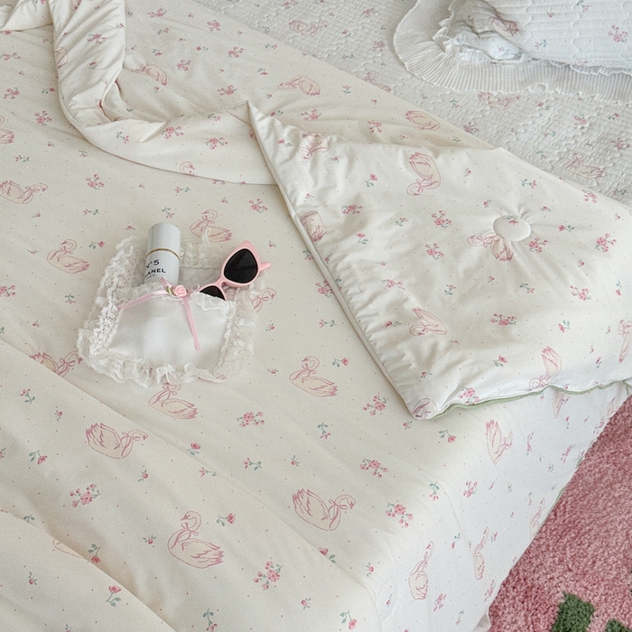 91家纺网 家纺一手货源 找家纺 昔可家纺 2024新款凉感冰皮床盖和同款夏被 蝴蝶结天鹅