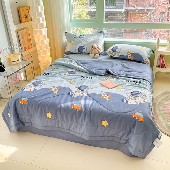 91家纺网 家纺一手货源 找家纺 菲梵家纺 2025春夏新品A类全棉喷气印花夏被 被子被芯 太空漫步