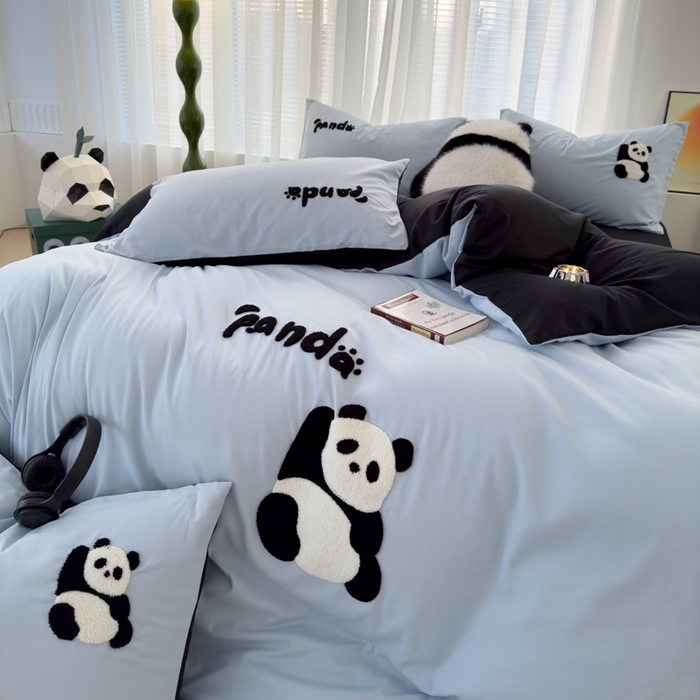 91家纺网 家纺一手货源 找家纺 曼谷家纺 年新款熊猫毛巾绣四件套柔软磨毛床上用品水洗棉套件 熊猫-淡蓝黑