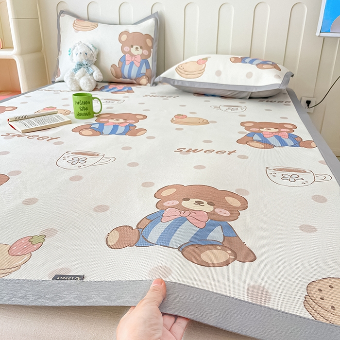 91家纺网 家纺一手货源 找家纺 安哆啦家纺 安哆啦家纺 2024新款A类冰藤印花凉席 蛋糕小熊-凉席款