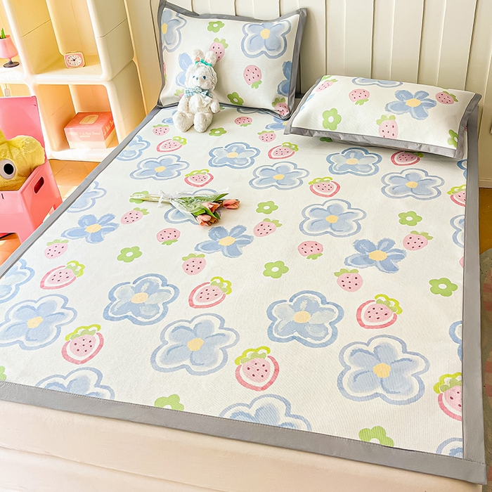 91家纺网 家纺一手货源 找家纺 安哆啦家纺 安哆啦家纺 2024新款A类冰藤印花凉席 草莓蓝花-凉席款