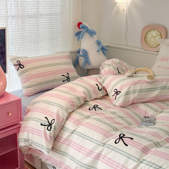 91家纺网 家纺一手货源 找家纺 昔可家纺 2024新款全棉条纹格子四件套--蝴蝶结系列 芭蕾竖条蝴蝶结