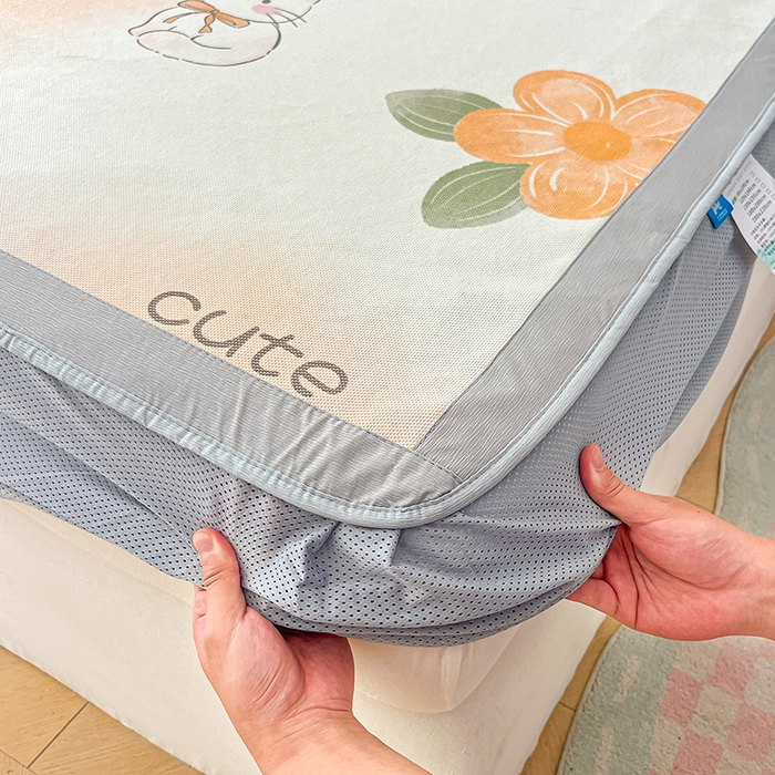 91家纺网 家纺一手货源 找家纺 安哆啦家纺 安哆啦家纺 2024新款A类冰藤印花凉席 桔花猫-床笠款