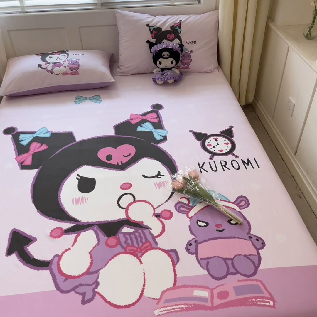 91家纺网 家纺一手货源 找家纺 金爱家 2024新款全棉三丽鸥正版大版单品床笠 朗读库洛米