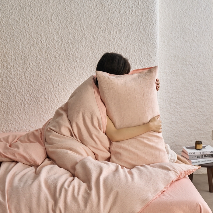 91家纺网 家纺一手货源 找家纺 安莱生活 2025新款双层纱色织提花波浪系列四件套 斜纹波浪 斜纹波浪-嫩粉