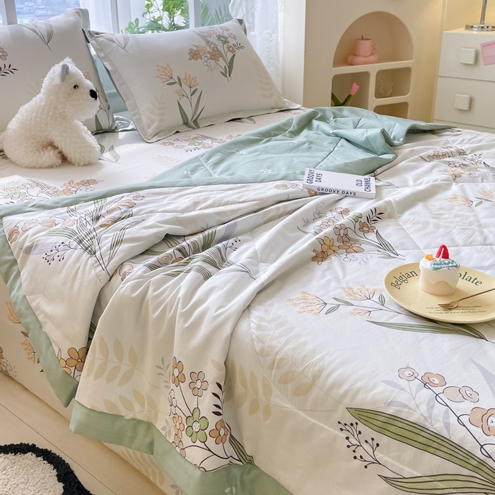 91家纺网 家纺一手货源 找家纺 菲梵家纺 2025春夏新品A类全棉喷气印花夏被 被子被芯 铃兰花语