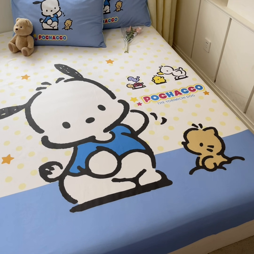 91家纺网 家纺一手货源 找家纺 金爱家 2024新款全棉三丽鸥正版大版单品床笠 星星帕哈狗