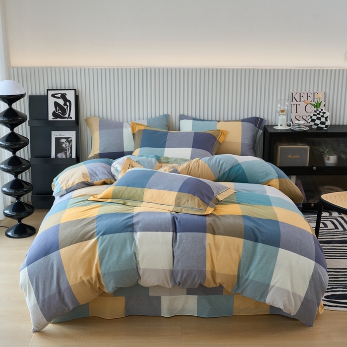 91家纺网 家纺一手货源 找家纺 三沁家居 2024新款格子色织全棉水洗棉四件套 宽边 幻彩蓝