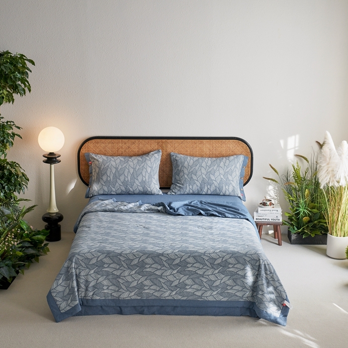 91家纺网 家纺一手货源 找家纺 安莱生活 2024新款高端双层纱色织大提花夏被 落叶 落叶-深蓝