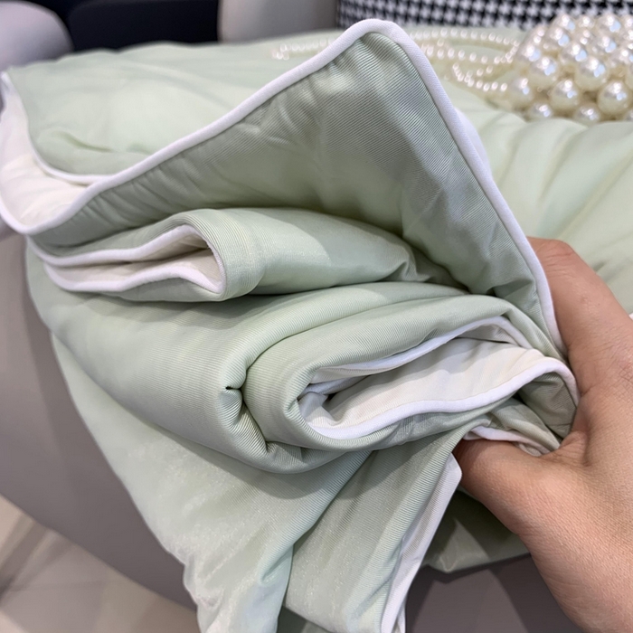 91家纺网 家纺一手货源 找家纺 奈萝家纺 2025新款A类凉感丝小凉皮夏被可机洗夏被新品空调被 薄荷奶绿