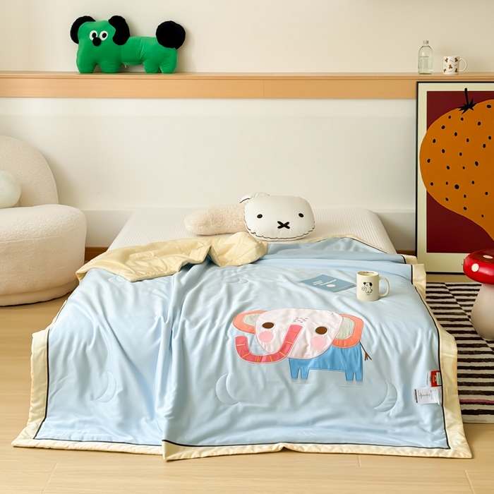91家纺网 家纺一手货源 找家纺 喜多兔儿童家纺 2024新款莫代尔夏被空调被-萌宝宝系列 蓝色小象问问