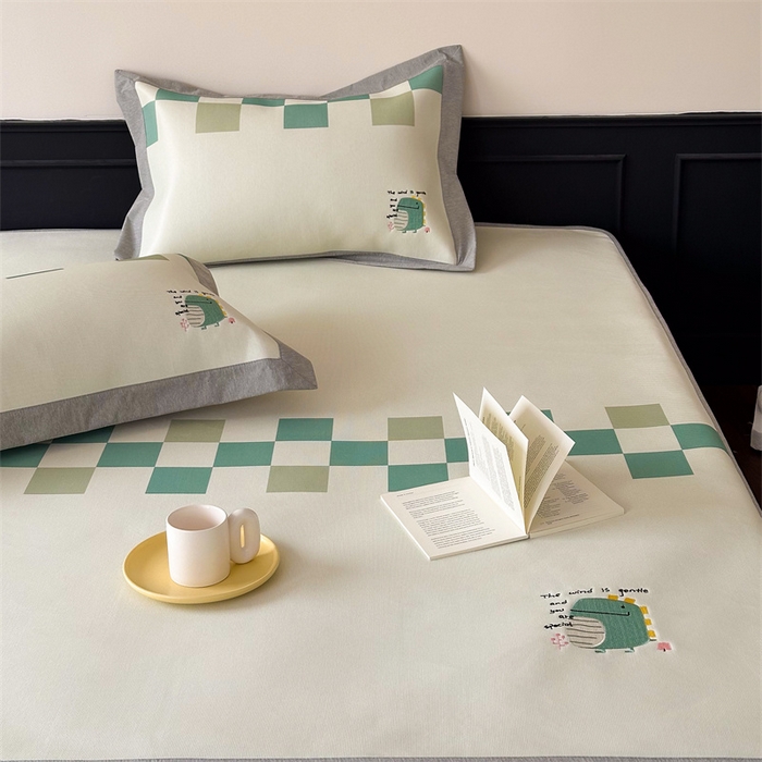 91家纺网 家纺一手货源 找家纺 甜梦 2024新款母婴级7A抗菌养生冰藤席影棚1—床笠款 格子恐龙（床笠款）