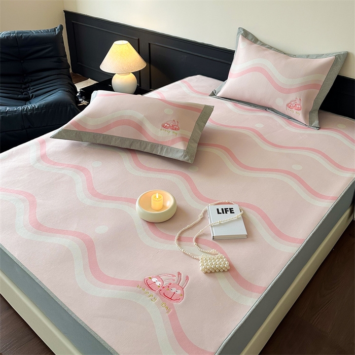 91家纺网 家纺一手货源 找家纺 甜梦 2024新款母婴级7A抗菌养生冰藤席影棚1—床笠款 波浪调皮兔（床笠款）