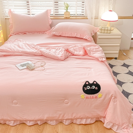 91家纺网 家纺一手货源 找家纺 宜家坊2024新款韩系花边ins风水洗棉夏被四件套 喵喵-奶油粉