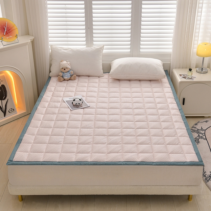 91家纺网 家纺一手货源 找家纺 富威堡家纺  2025高端凉感豆豆凉席款加棉加厚棉花床垫   尊贵粉