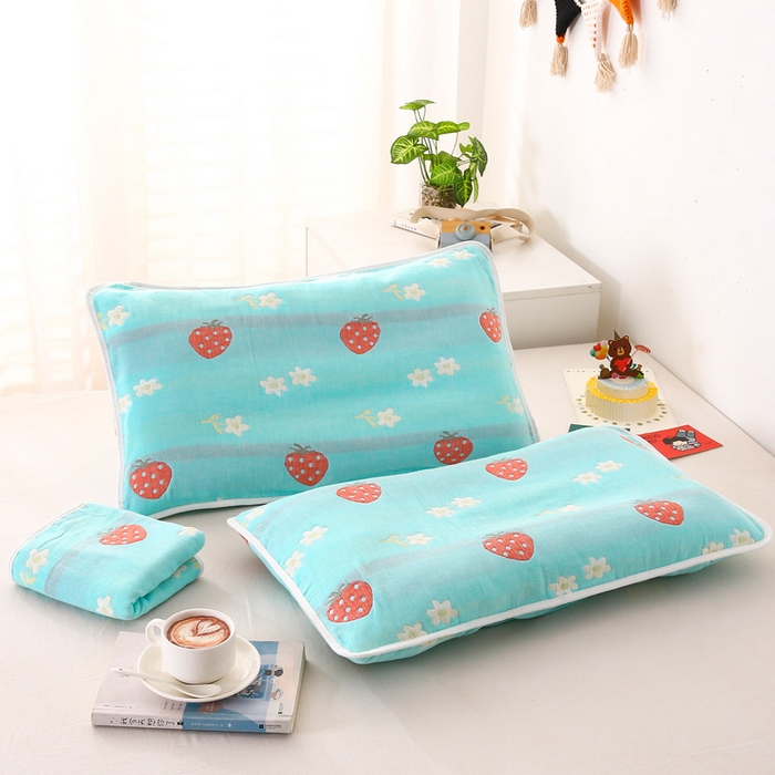 91家纺网 家纺一手货源 找家纺 朴尔家纺-毛巾被 2024新款全棉卡通六层纱布儿童枕套 甜甜草莓蓝