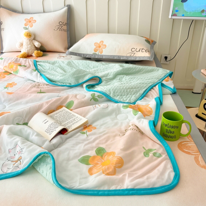 91家纺网 家纺一手货源 找家纺 安哆啦 2024新款A类凉感丝冰豆豆夏被冰丝席冰藤席四件套 夏被-桔花猫