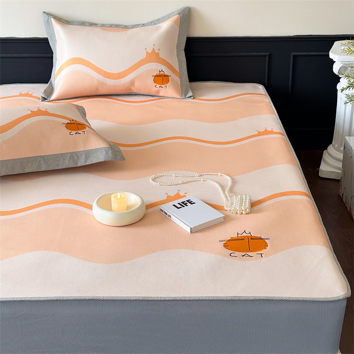 91家纺网 家纺一手货源 找家纺 甜梦 2024新款母婴级7A抗菌养生冰藤席影棚1—床笠款 皇冠橘子猫（床笠款）