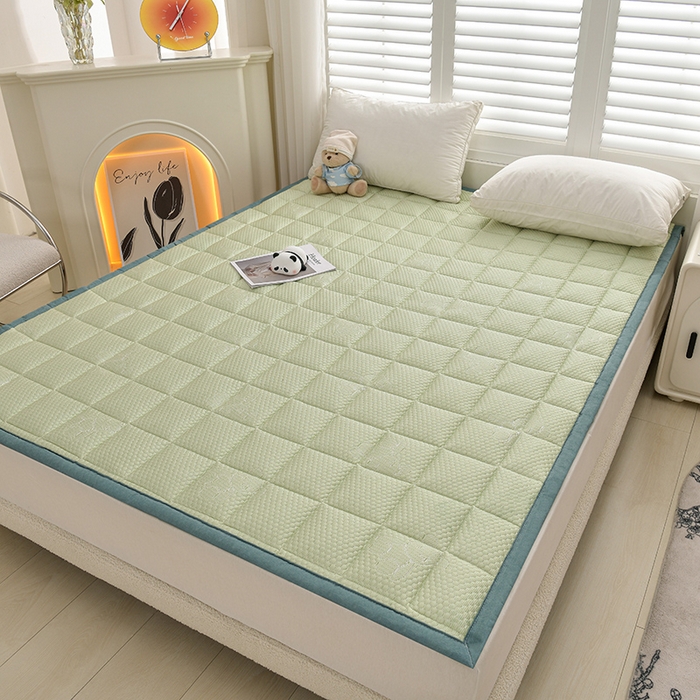 91家纺网 家纺一手货源 找家纺 富威堡家纺  2025高端凉感豆豆凉席款加棉加厚棉花床垫   尊贵绿