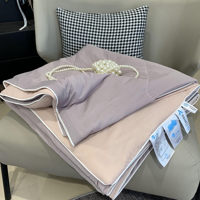 91家纺网 家纺一手货源 找家纺 奈萝家纺 2025新款A类凉感丝小凉皮夏被可机洗夏被新品空调被 咖啡拿铁