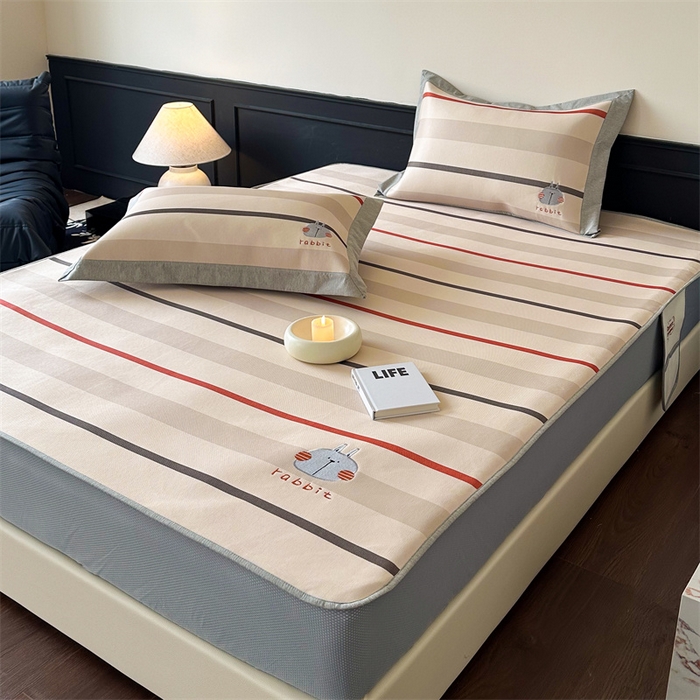 91家纺网 家纺一手货源 找家纺 甜梦 2024新款母婴级7A抗菌养生冰藤席影棚1—床笠款 条纹小兔（床笠款）