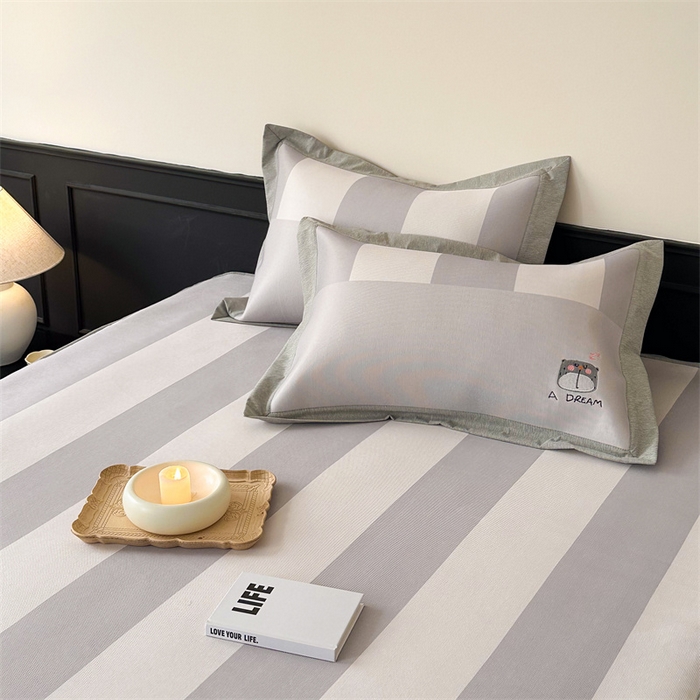 91家纺网 家纺一手货源 找家纺 甜梦 2024新款母婴级7A抗菌养生冰藤席影棚1—床笠款 美梦熊（床笠款）