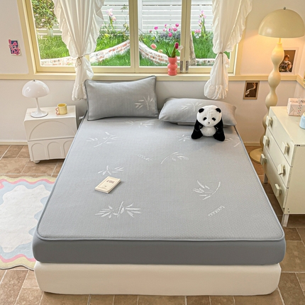 91家纺网 家纺一手货源 找家纺 柒月家居 2024新款PE豆豆床笠款 床笠-树叶-灰