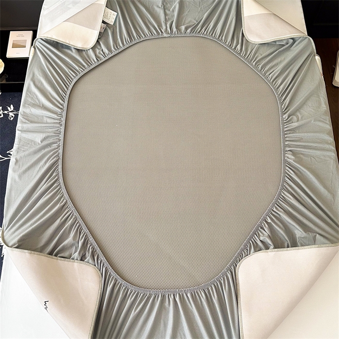 91家纺网 家纺一手货源 找家纺 甜梦 2024新款母婴级7A抗菌养生冰藤席影棚1—床笠款 美梦熊（床笠款）