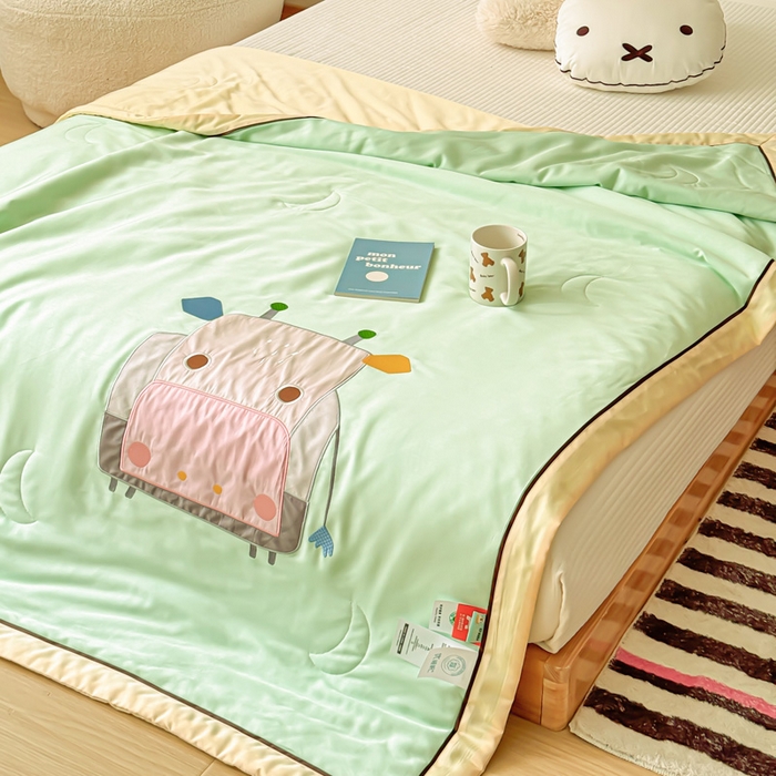 91家纺网 家纺一手货源 找家纺 喜多兔儿童家纺 2024新款莫代尔夏被空调被-萌宝宝系列 绿色小牛宝宝