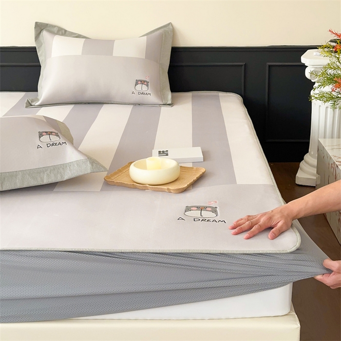 91家纺网 家纺一手货源 找家纺 甜梦 2024新款母婴级7A抗菌养生冰藤席影棚1—床笠款 美梦熊（床笠款）