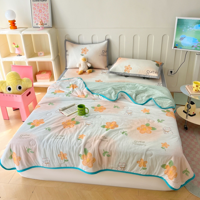 91家纺网 家纺一手货源 找家纺 安哆啦 2024新款A类凉感丝冰豆豆夏被冰丝席冰藤席四件套 夏被-桔花猫