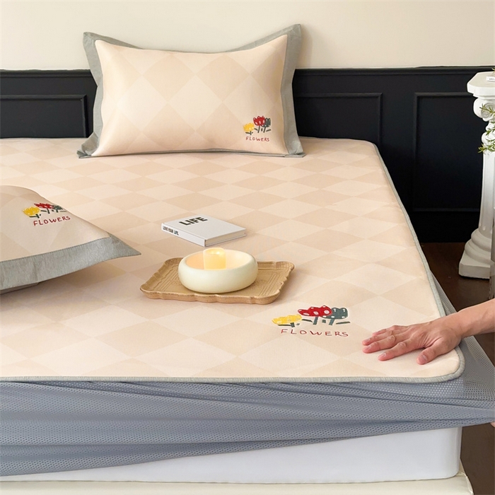 91家纺网 家纺一手货源 找家纺 甜梦 2024新款母婴级7A抗菌养生冰藤席影棚1—床笠款 菱格小花朵（床笠款）