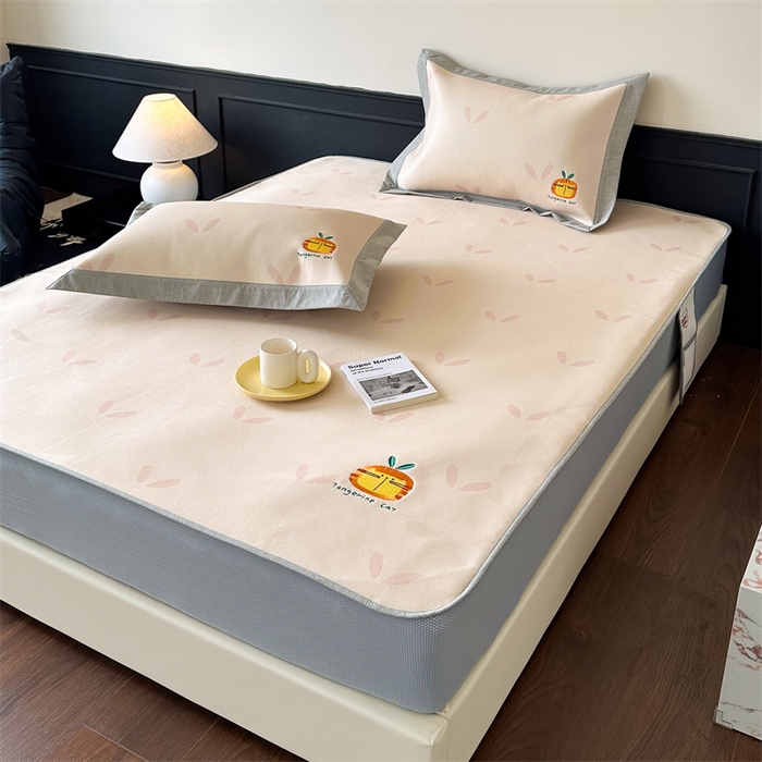 91家纺网 家纺一手货源 找家纺 甜梦 2024新款母婴级7A抗菌养生冰藤席影棚1—床笠款 小草猫猫（床笠款）