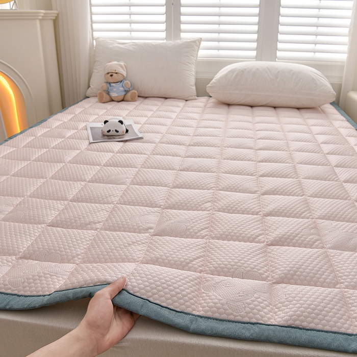 91家纺网 家纺一手货源 找家纺 富威堡家纺  2025高端凉感豆豆凉席款加棉加厚棉花床垫   尊贵粉