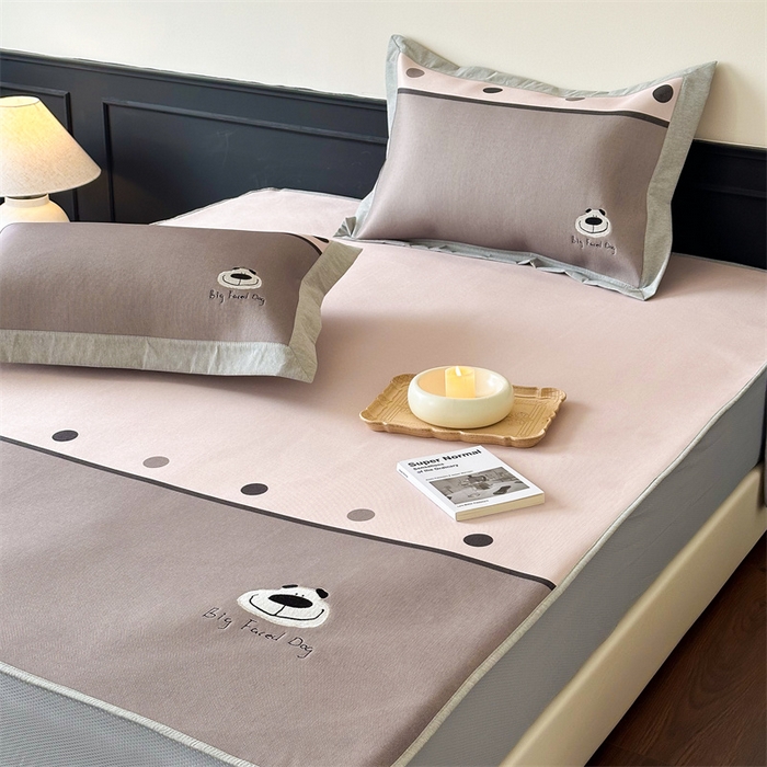 91家纺网 家纺一手货源 找家纺 甜梦 2024新款母婴级7A抗菌养生冰藤席影棚1—床笠款 可爱狗狗（床笠款）