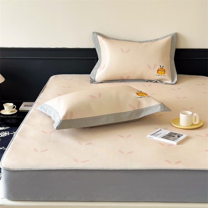 91家纺网 家纺一手货源 找家纺 甜梦 2024新款母婴级7A抗菌养生冰藤席影棚1—床笠款 小草猫猫（床笠款）