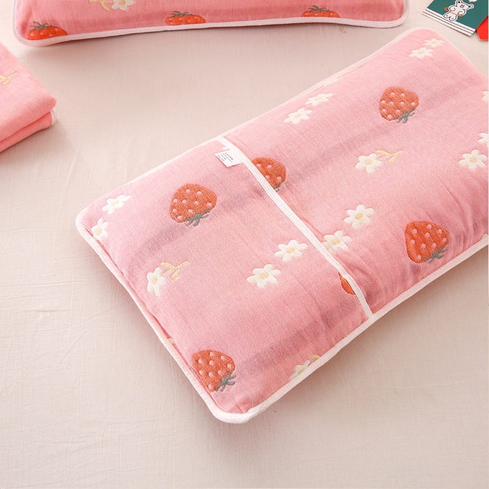 91家纺网 家纺一手货源 找家纺 朴尔家纺-毛巾被 2024新款全棉卡通六层纱布儿童枕套 甜甜草莓粉