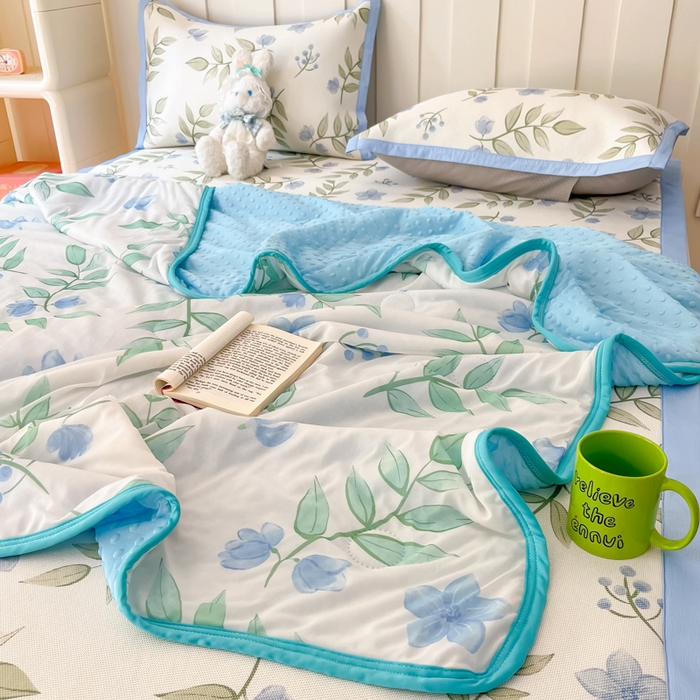 91家纺网 家纺一手货源 找家纺 安哆啦 2024新款A类凉感丝冰豆豆夏被冰丝席冰藤席四件套 夏被-森林来信