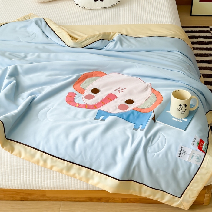 91家纺网 家纺一手货源 找家纺 喜多兔儿童家纺 2024新款莫代尔夏被空调被-萌宝宝系列 蓝色小象问问