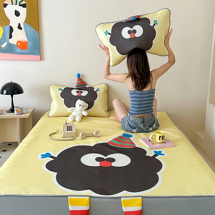 91家纺网 家纺一手货源 找家纺 昔可家纺 2024新款异形床笠款冰丝凉席 萌系小黑球