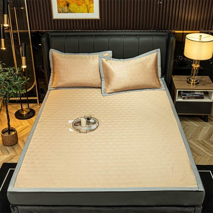 91家纺网 家纺一手货源 找家纺 共鸣沙发垫 新款简约冰丝凉感凉席 冰丝金